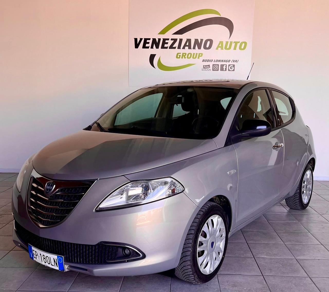 Lancia Ypsilon 1.2 69 CV 5 porte S&S Platinum