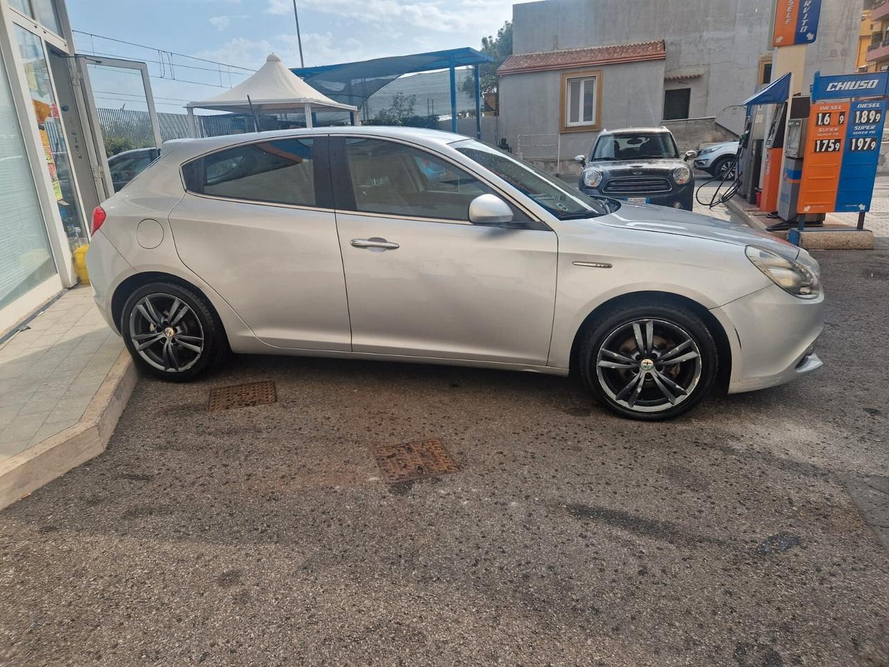 Alfa Romeo Giulietta 1.6 JTDm-2 105 CV Exclusive