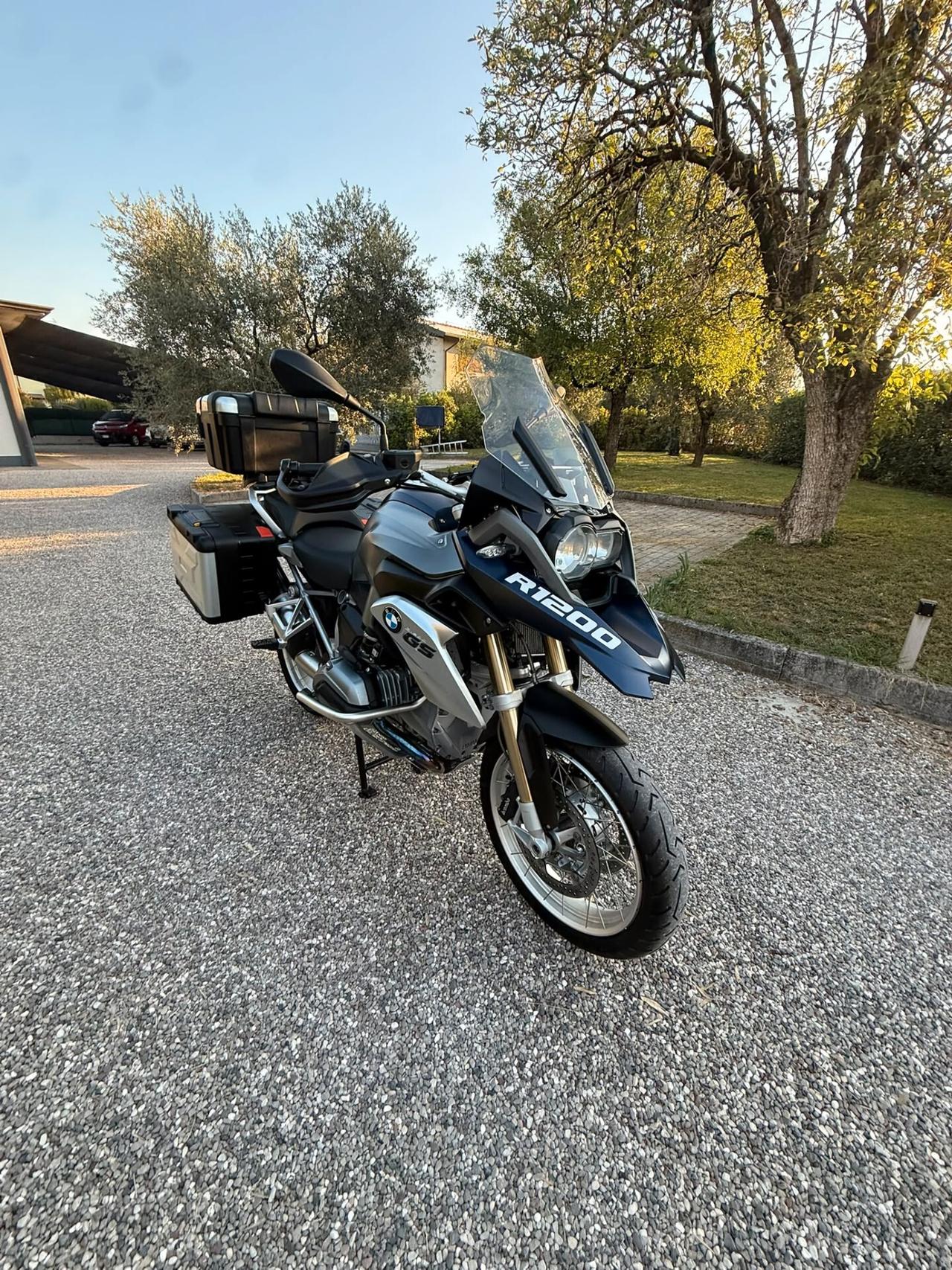 BMW R 1200 GS – 2015 – SOLO 6.982 KM – PARI AL NUOVO