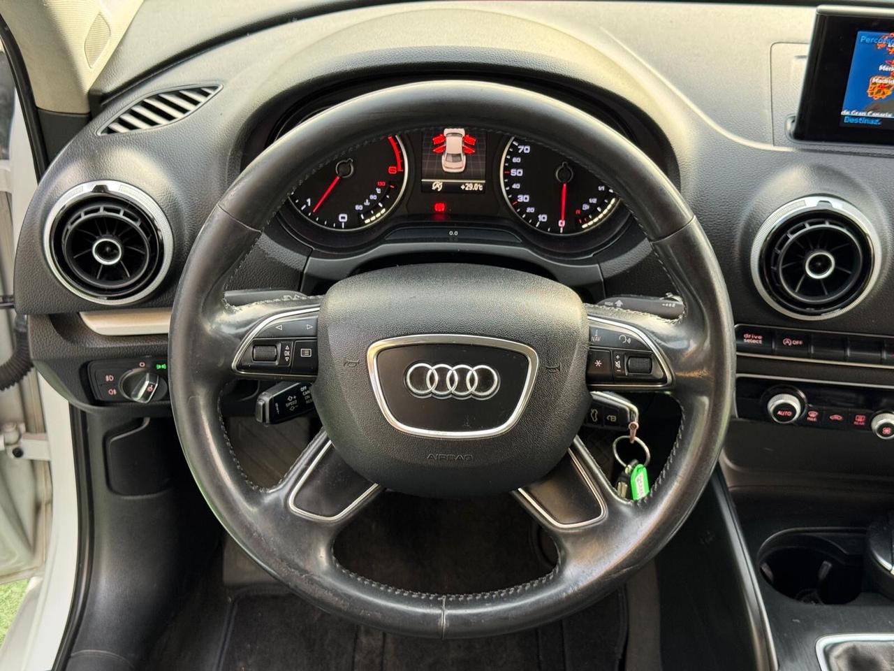 Audi A3 Sedan 1.6 TDI clean diesel S tronic S-LINE