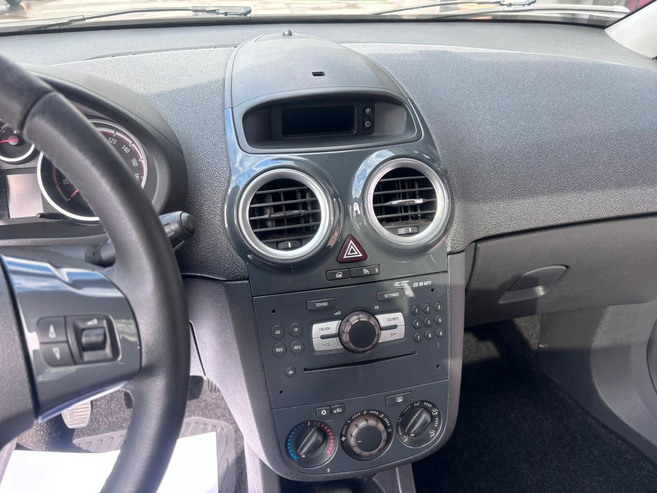 Opel Corsa 1.2 5 porte Cosmo