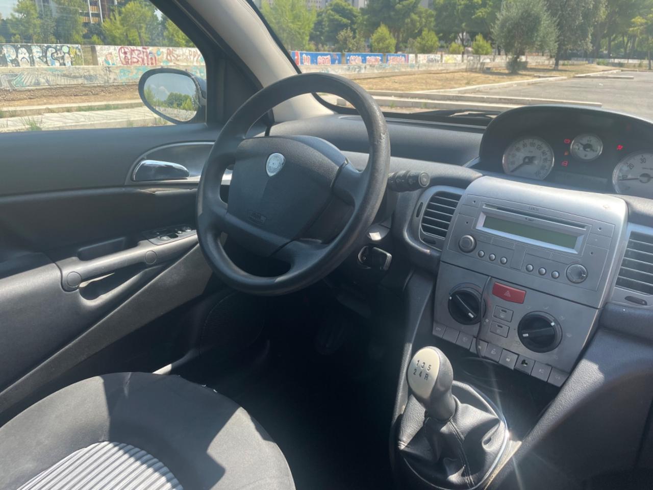 Lancia Ypsilon 1.3 MJT 90 CV Oro Giallo