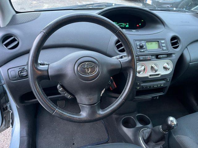 TOYOTA Yaris 1.3i 16V cat 3 porte Sol