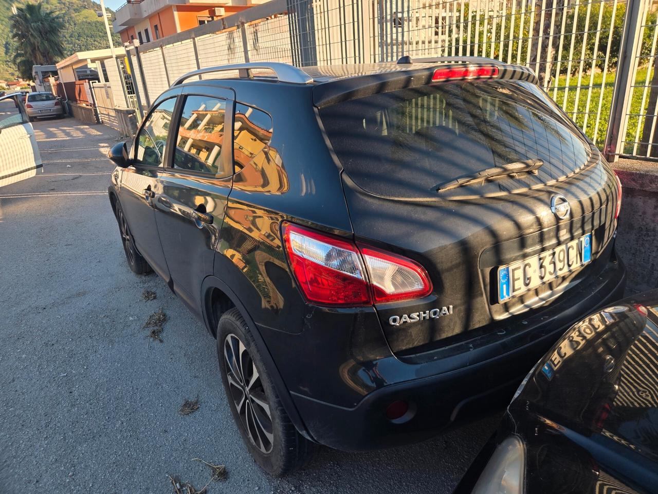 Nissan Qashqai 2.0 dCi DPF n-tec - 2010