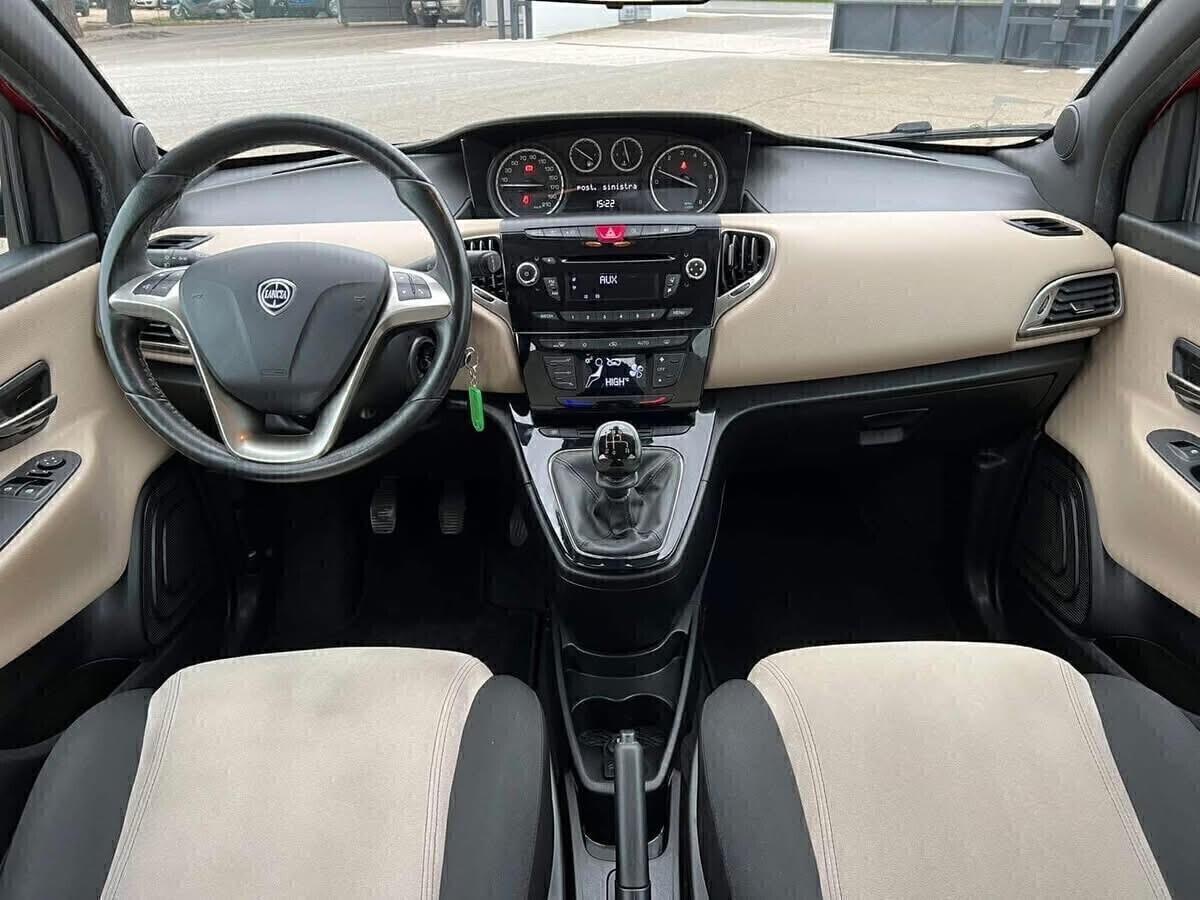 Lancia Ypsilon 1.2 69 CV 5p. 30th Anniversary