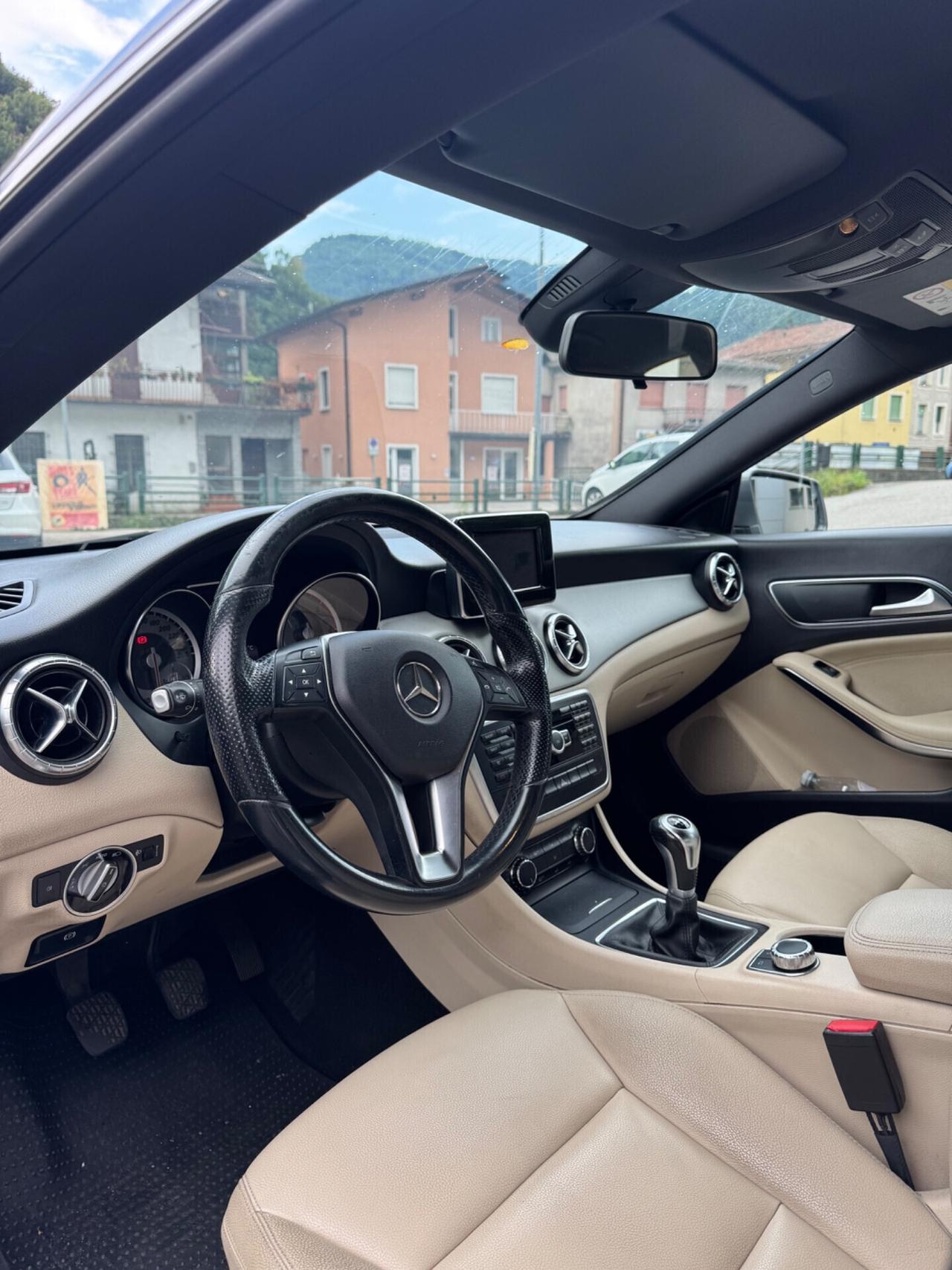 Mercedes-benz CLA 200 CLA 200 CDI Premium