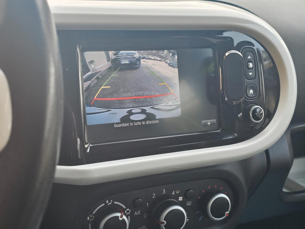 Renault Twingo SCe Lovely