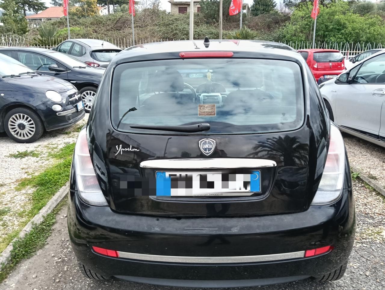 Lancia Ypsilon 1.3 MJT 75 CV Unyca