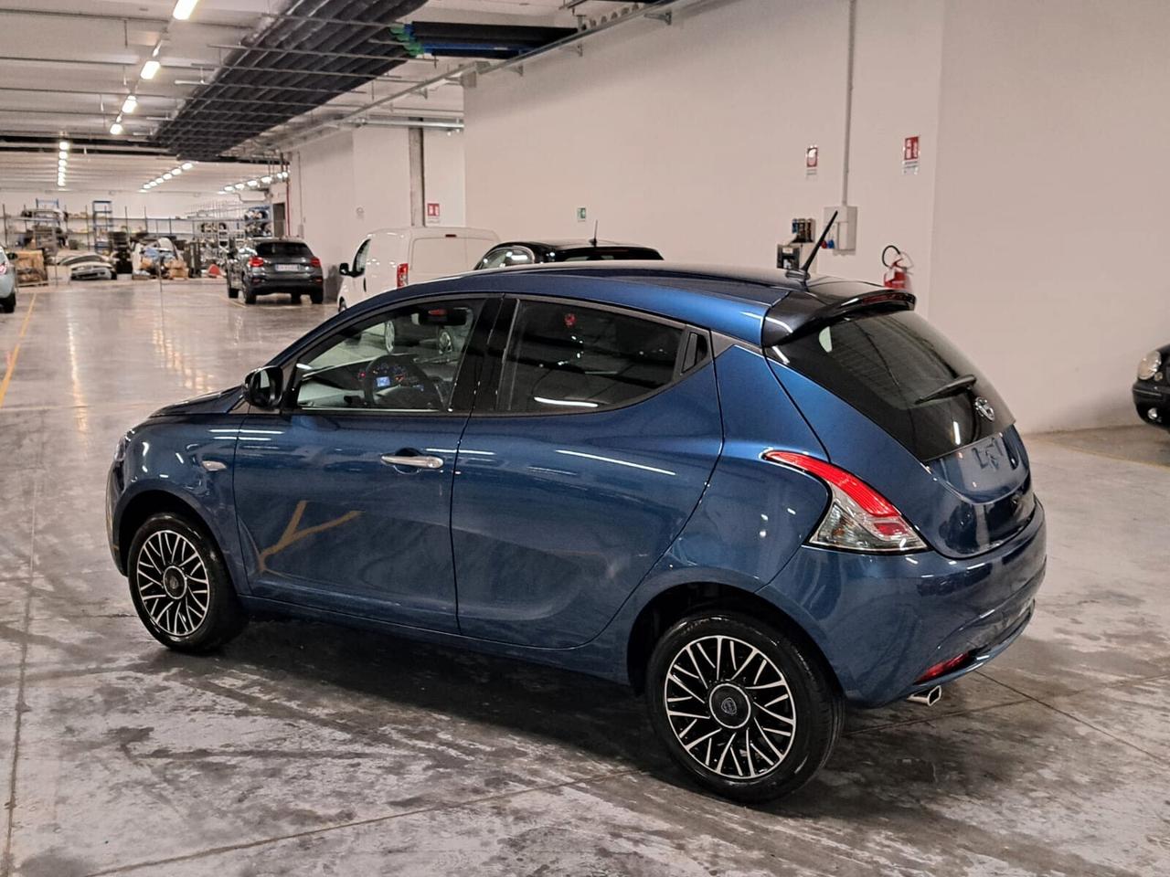 Lancia Ypsilon 1.0 FireFly Hybrid Platino MY'24 Km. 0 (GT621KA)