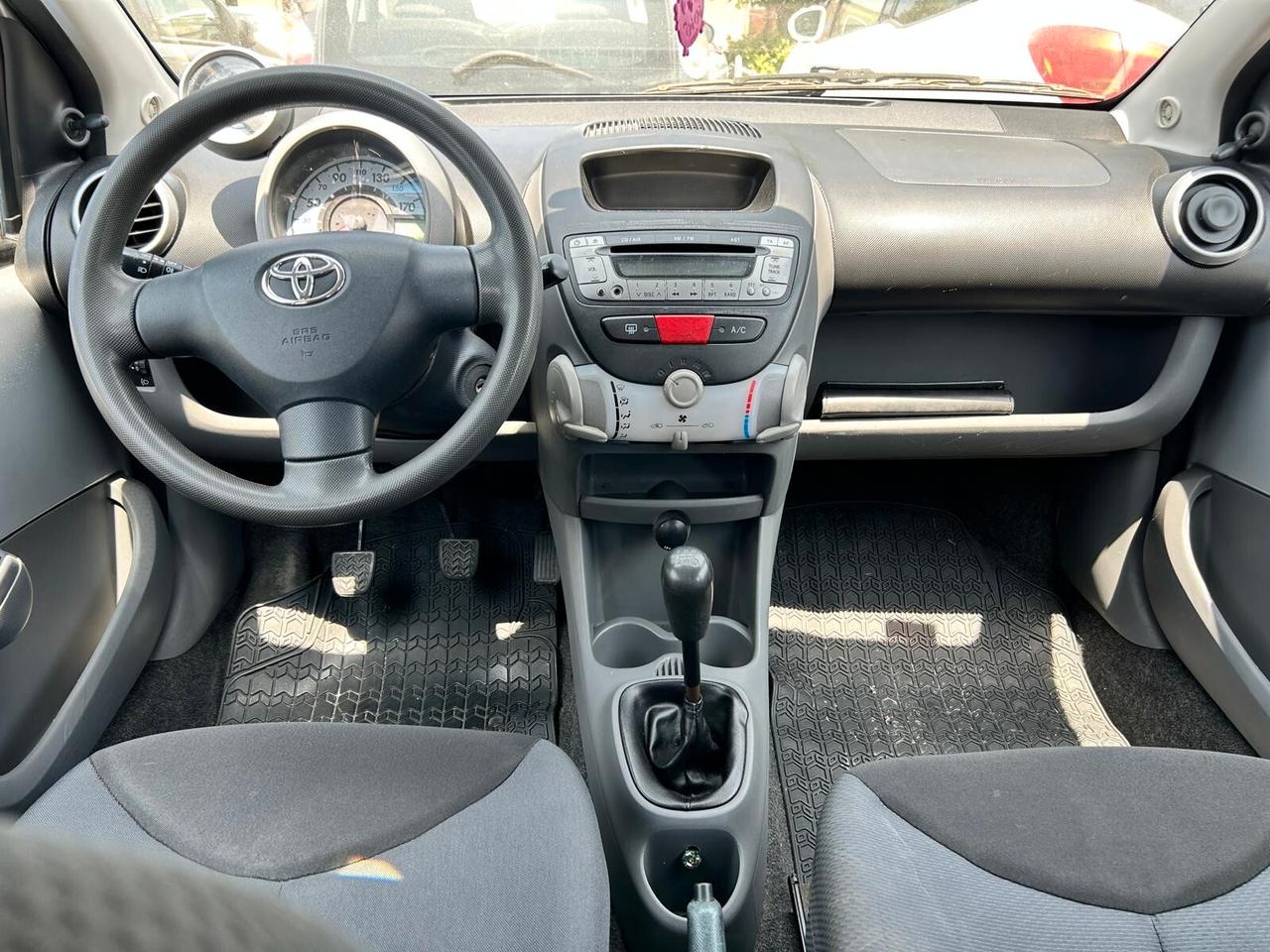 Toyota Aygo 1.0 12V VVT-i 5 porte Sol