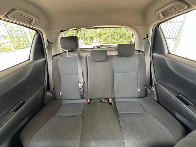 TOYOTA Yaris 1.5 5 POSTI IBRIDA OK NEOPATENTATI BI-COLOR