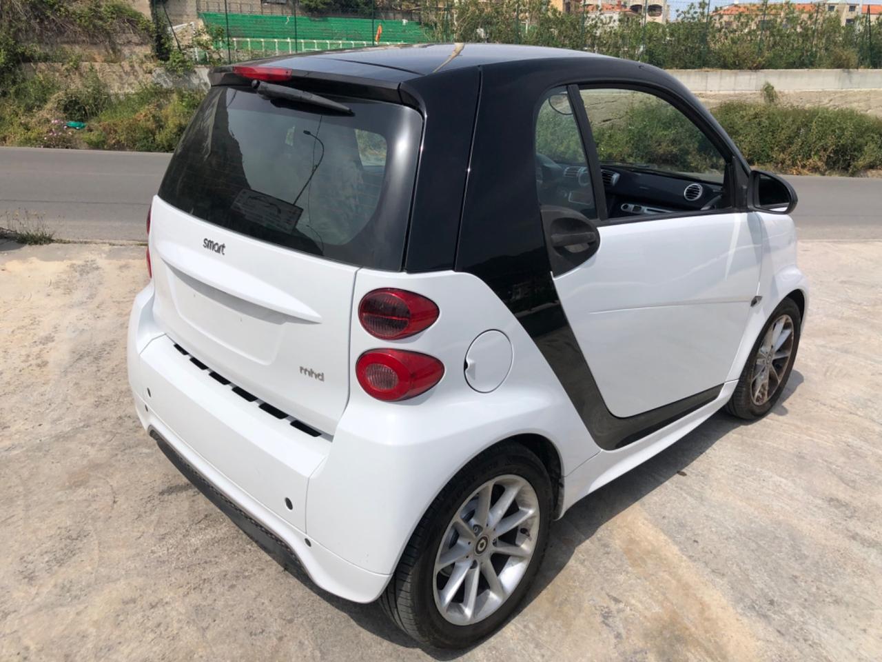 Smart ForTwo 1.0 mhd coupé 52kw - SERVOSTERZO