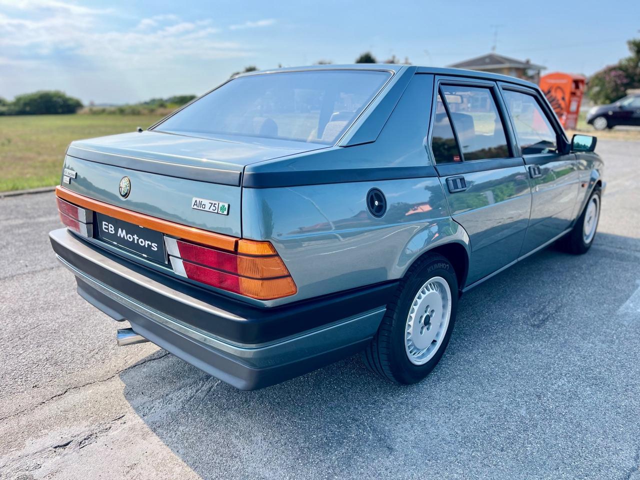 Alfa Romeo 75 2.5 V6 Quadrifoglio Verde - Targa MI