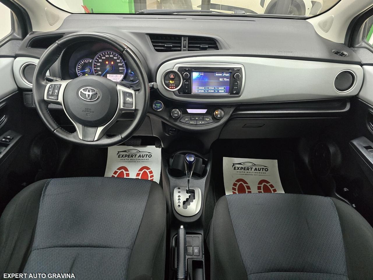 TOYOTA YARIS 1.5 HYBRID LOUNGE