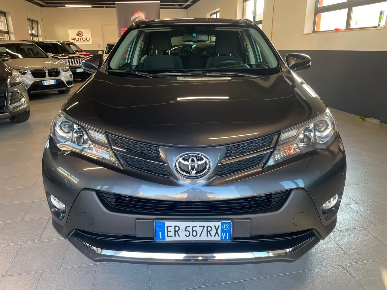 TOYOTA RAV 4 2.2 D 110KW 4WD CAMBIO AUT.