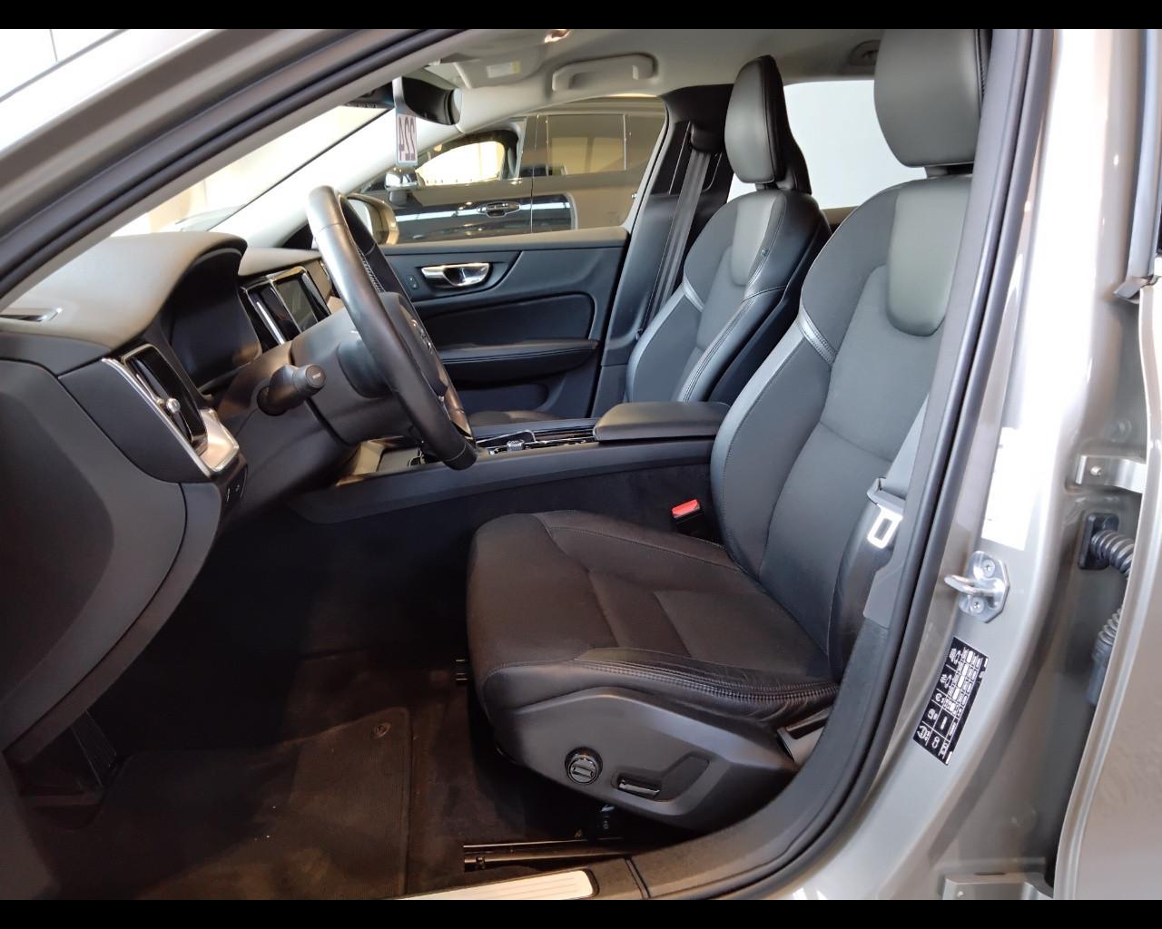 VOLVO V60 II 2019 - V60 2.0 d3 Business Plus geartronic my20