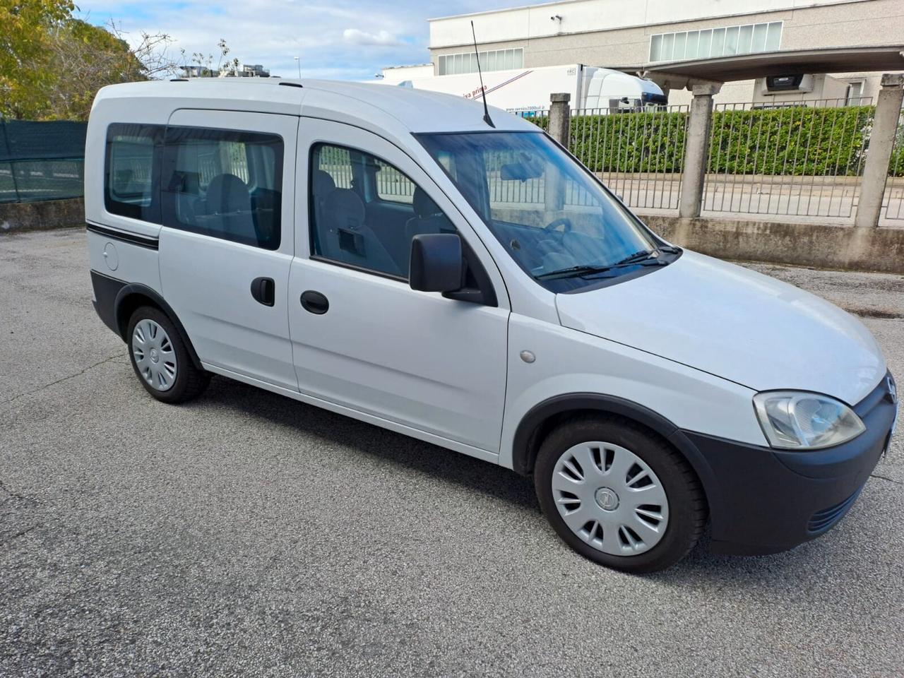 Opel Combo 1.7 CDTI 4p. Tour Club