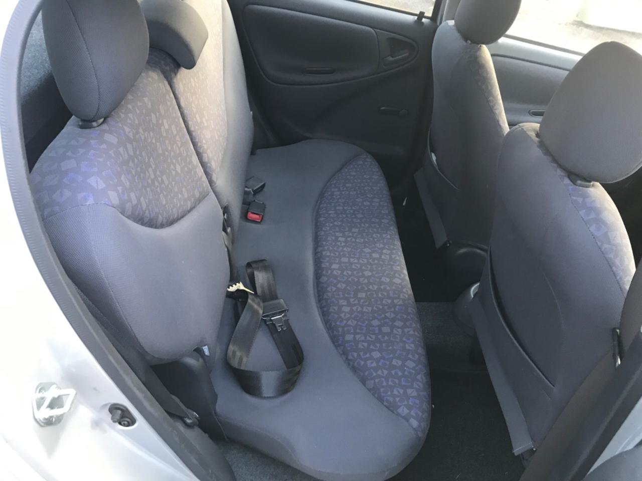 Toyota Yaris 1.3i 16V cat 5 porte Luna