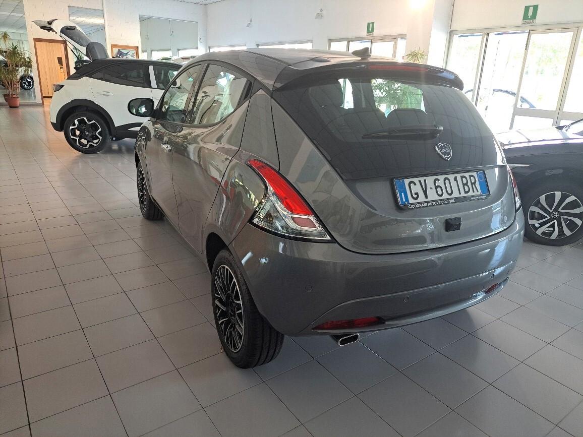 Lancia Ypsilon PLATINO