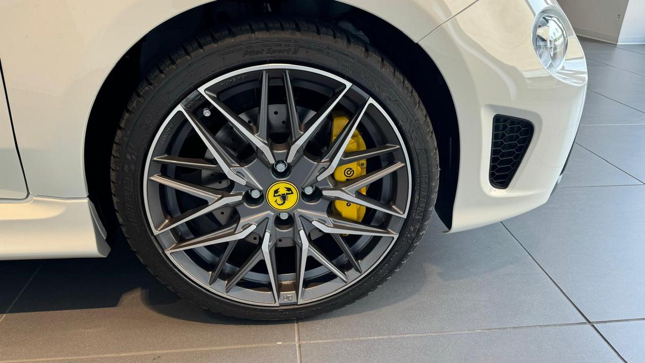 ABARTH 695 - 695 1.4 t-jet Competizione 180cv