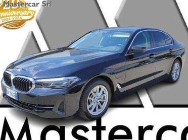 BMW 530 Serie 5 2020 Berlina LCI 530e Business auto - GF32