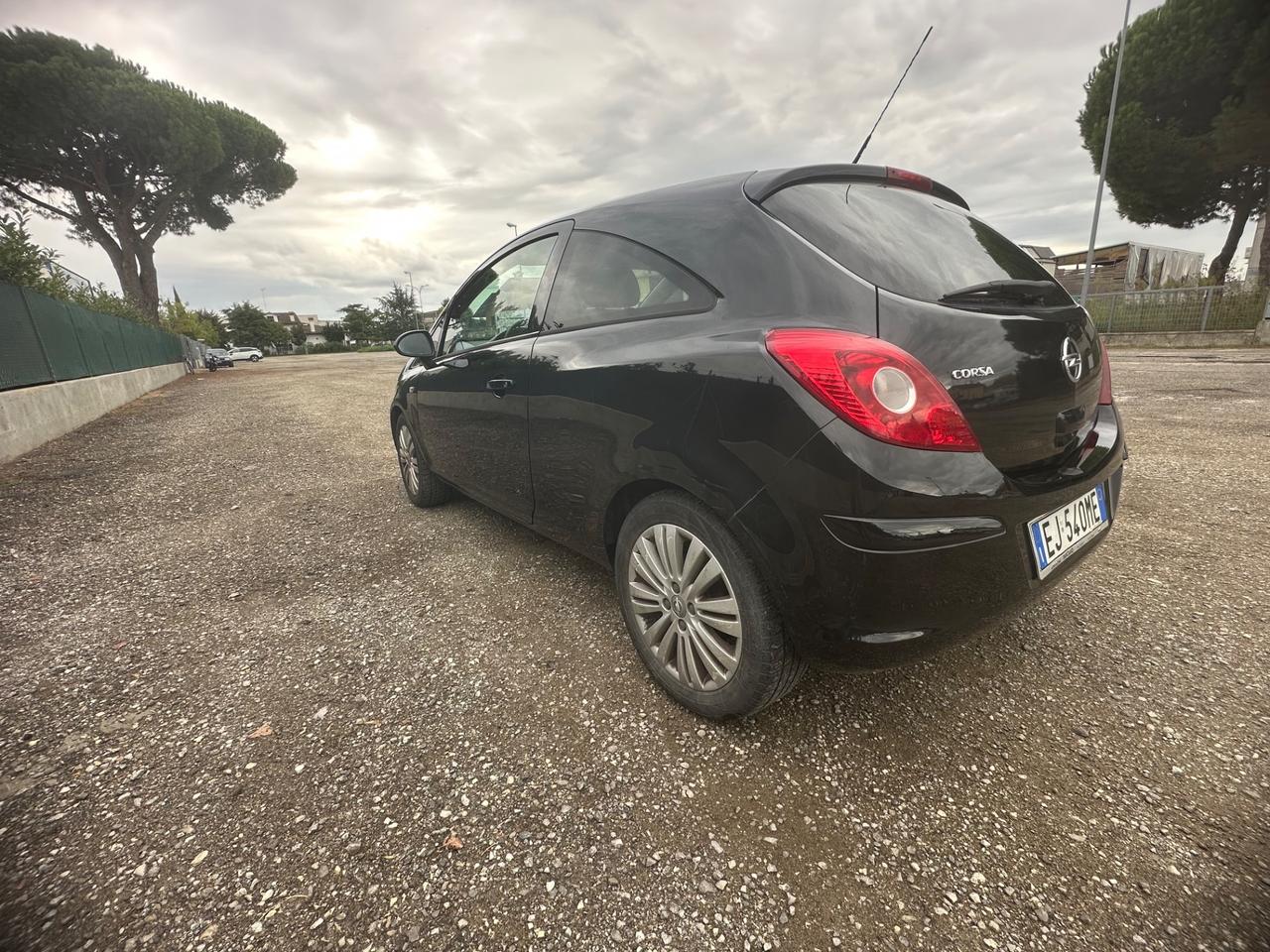 Opel Corsa 1.2 85CV 3 porte GPL-TECH Club