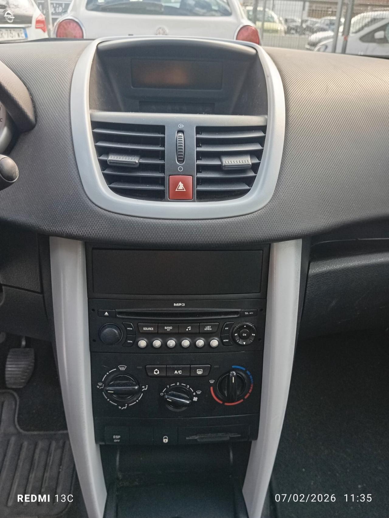 Peugeot 207 1.4 HDi 70CV 5p. ONE Line