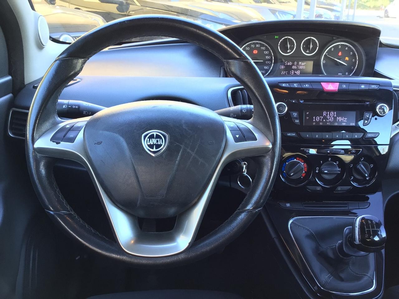 Lancia Ypsilon 1.2 69 CV 5 porte Gold