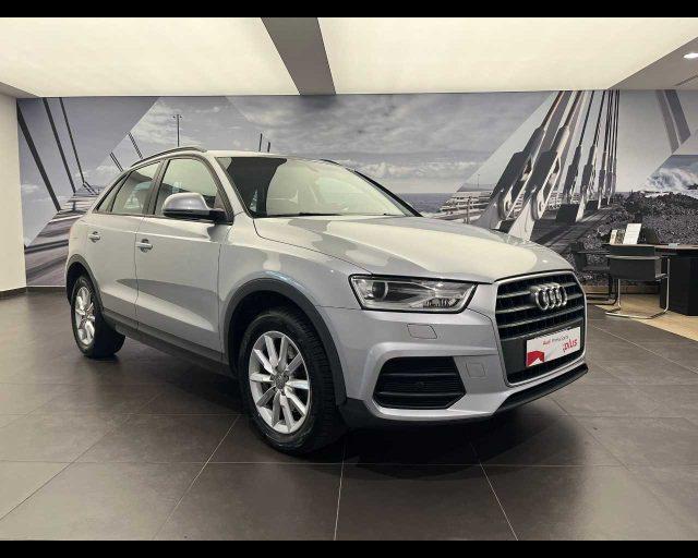 AUDI Q3 2.0 TDI 120 CV Business
