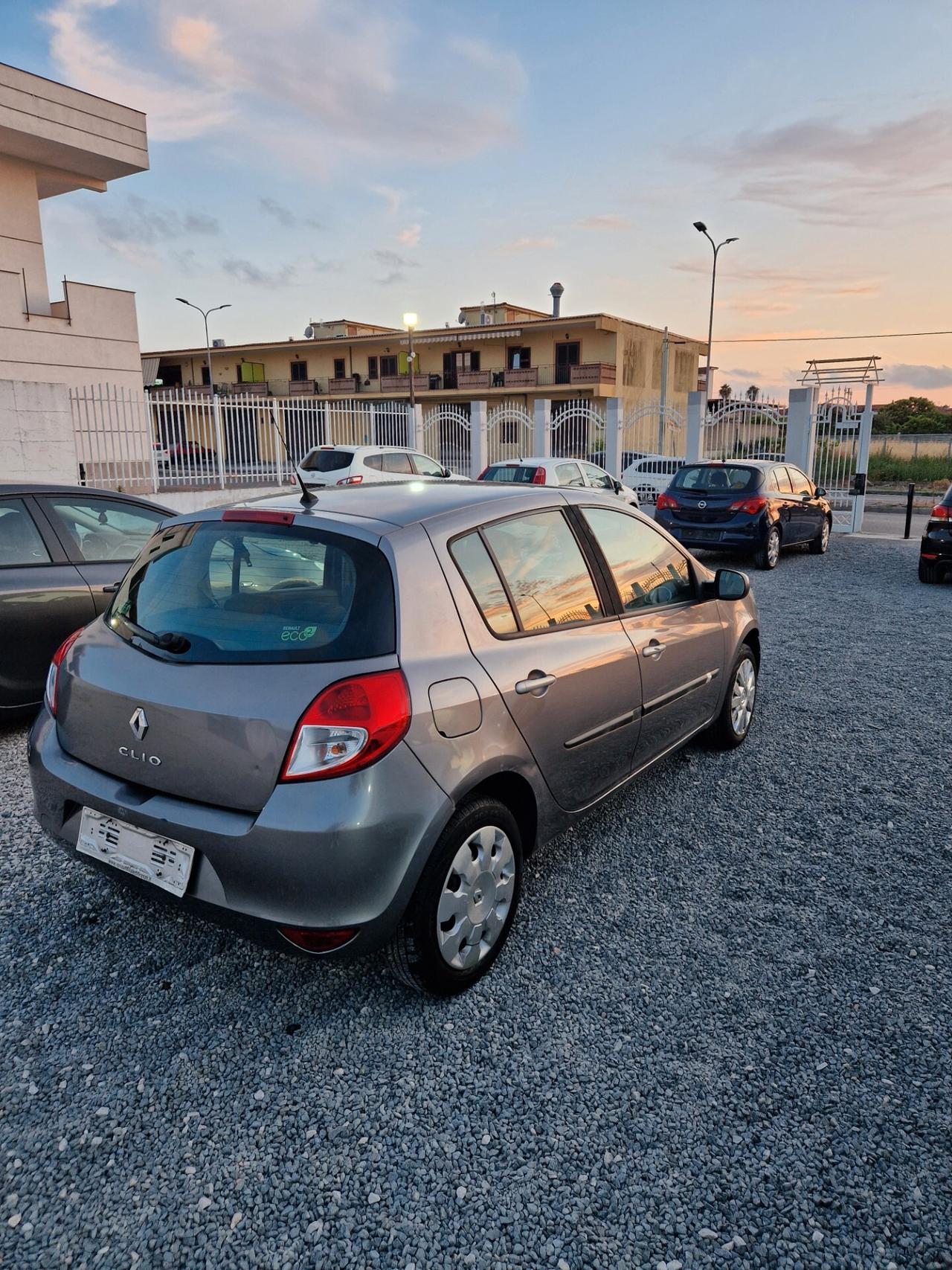 Renault Clio 1.2 16V 5 porte Dynamique