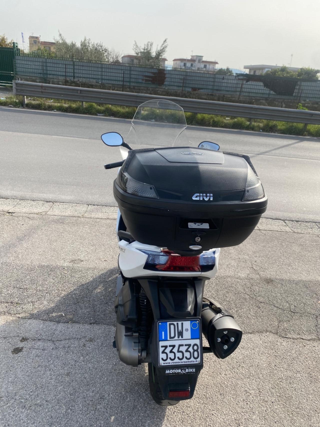Kymco K-XCT 300i