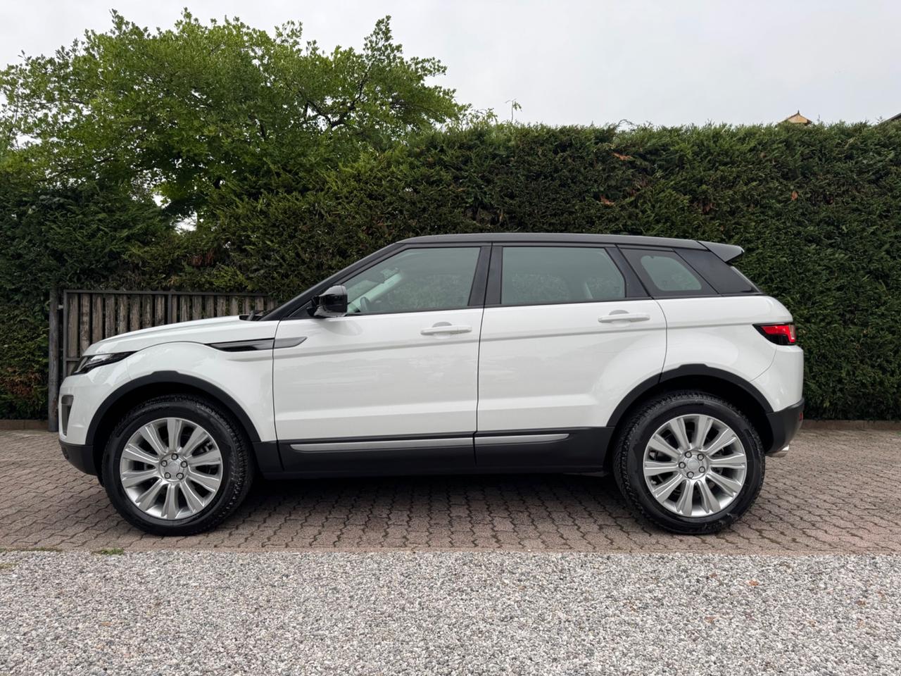 Land Rover Range Evoque 2.0 eD4 5p. SE Dynamic