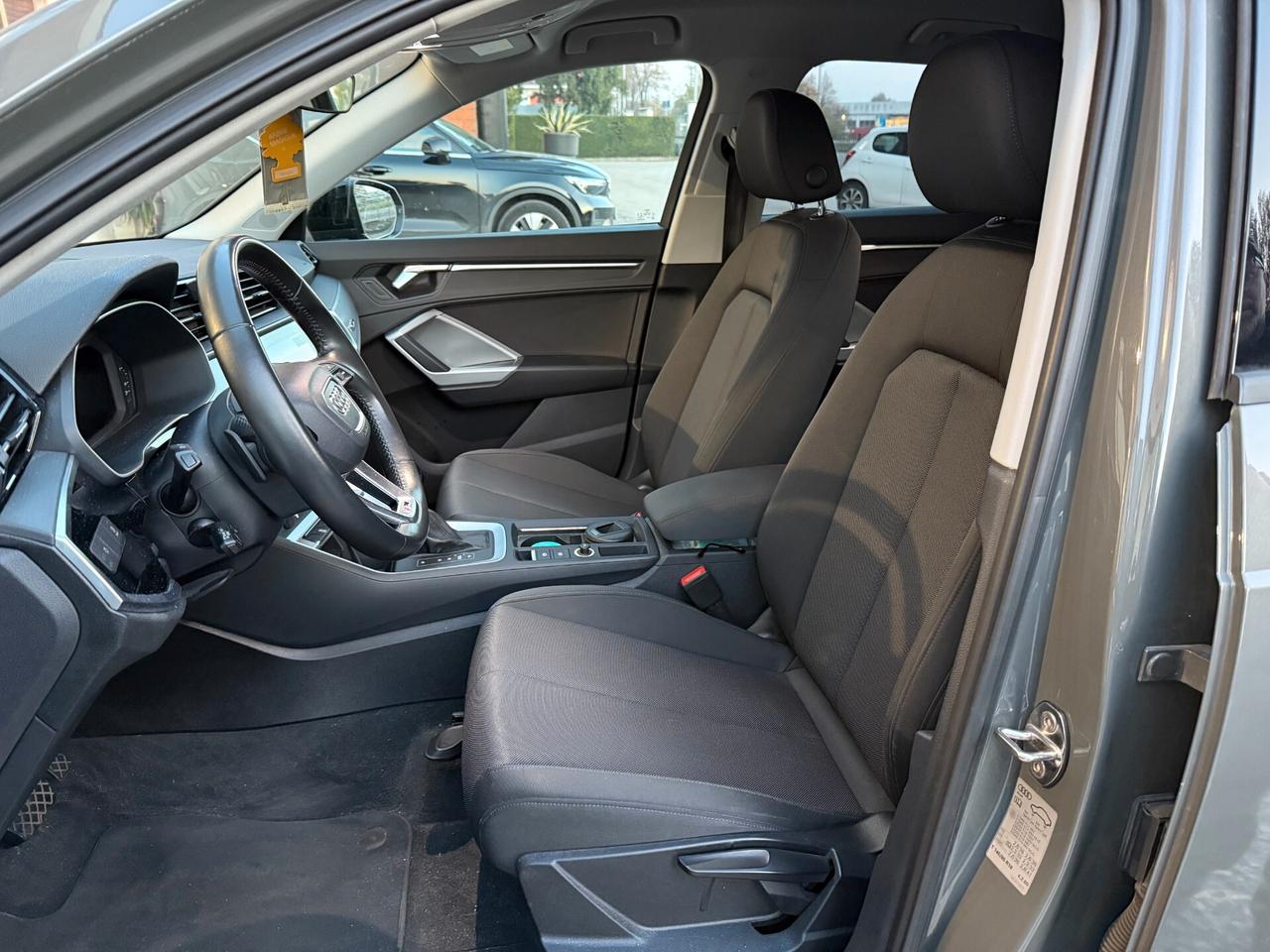 Audi Q3 35 TFSI Business