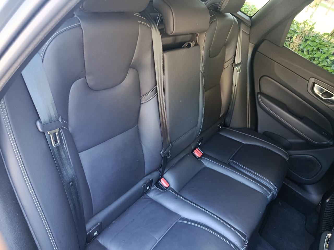 Volvo XC 60 Ultimate Dark 2.0 B4 MHEV #11036