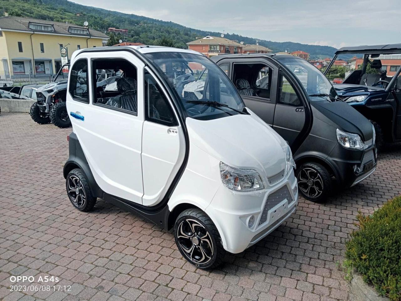 SCOOTER CHIUSO VITALE CABINATO ANZIANI O DISABILI