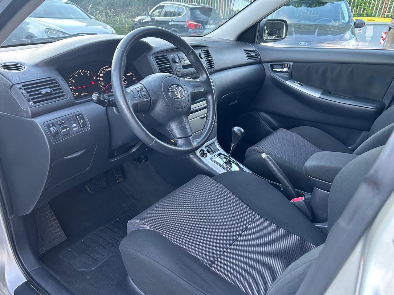 Toyota Corolla 1.4 D-4D Cambio automatico 5 porte