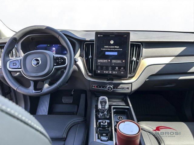VOLVO XC60 B5 AWD Mild hybrid Benzina Ultra Dark