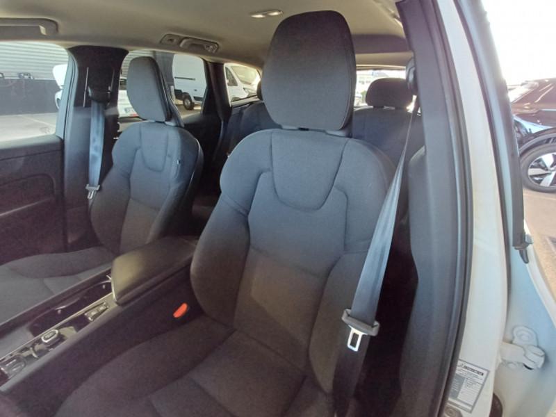 VOLVO XC60 B4 D AWD automatico Momentum Pro MY22