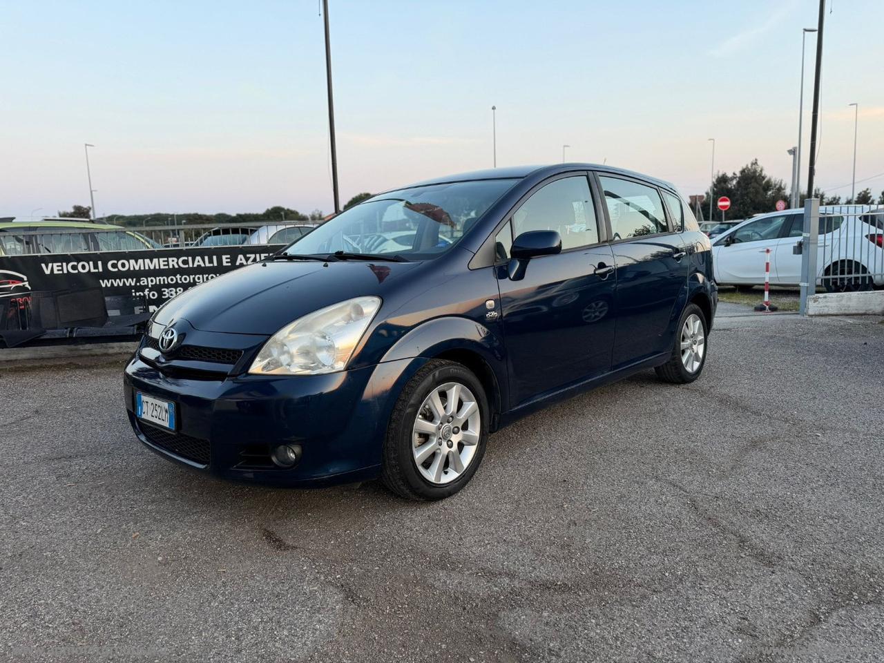 TOYOTA Corolla Verso 2.0 16V D-4D Sol 7 POSTI