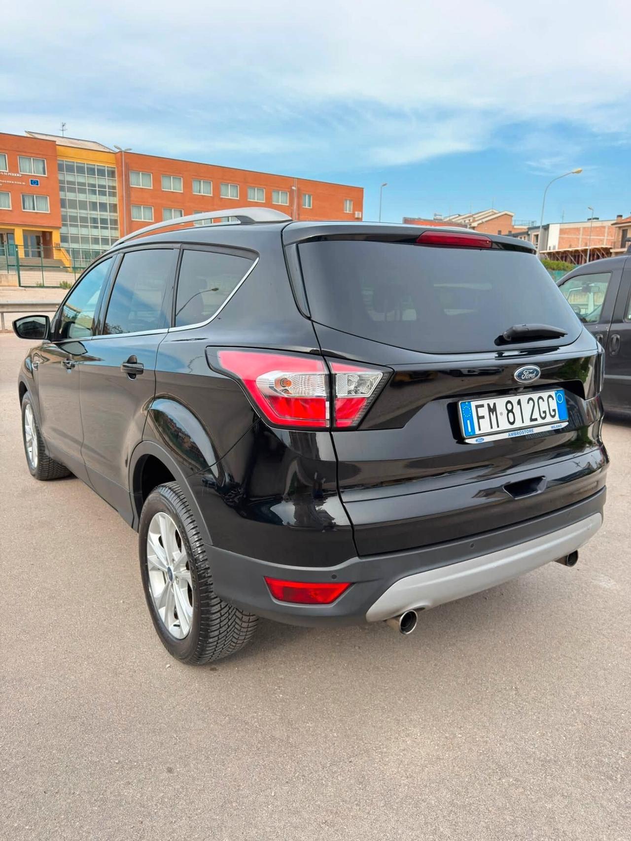 Ford Kuga 1.5 TDCI 120CV S&S 2WD Powershift ST-Line Business