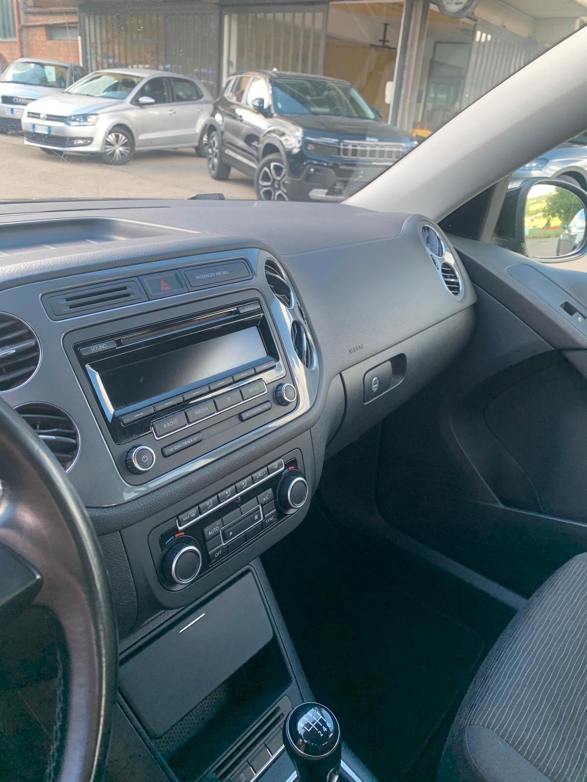 Volkswagen Tiguan 110 cavalli neo patentati- 2 ruote motrici tdi - unico proprietario- ottime condizioni- tagliandata