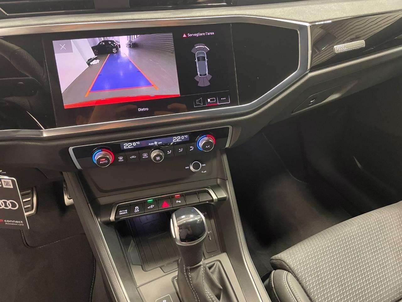 AUDI Q3 SPORTBACK 45 TFSIe S-TRONIC IDENTITY BLACK