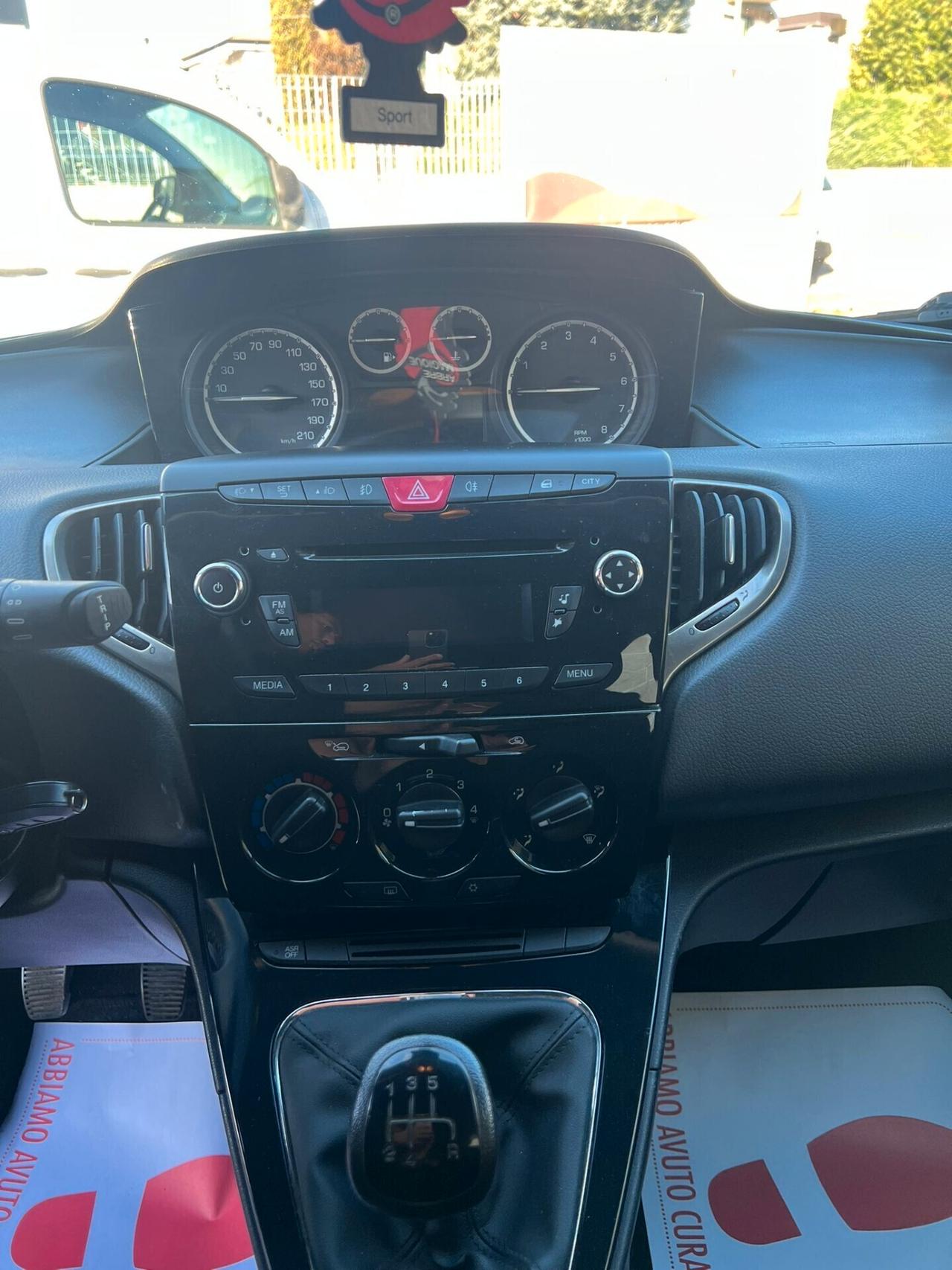 Lancia Ypsilon 1.2 69 CV 5 porte 30th Anniversary