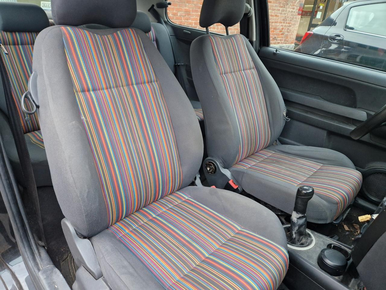 Volkswagen Fox 1.2 54CV "SOLO 83.700 km" Clima, Radio, Servosterzo