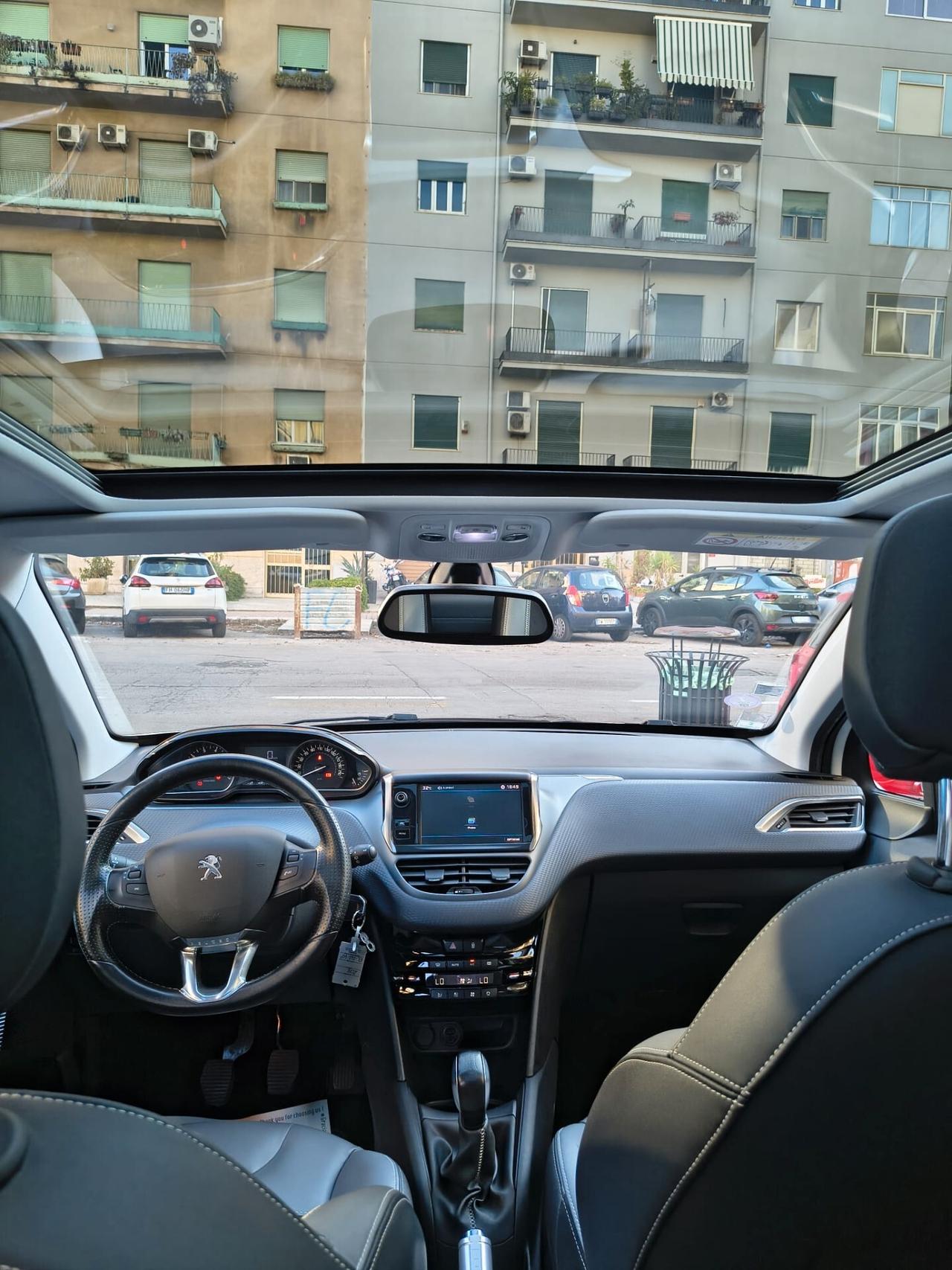 Peugeot 208 PureTech 82 5 porte Allure