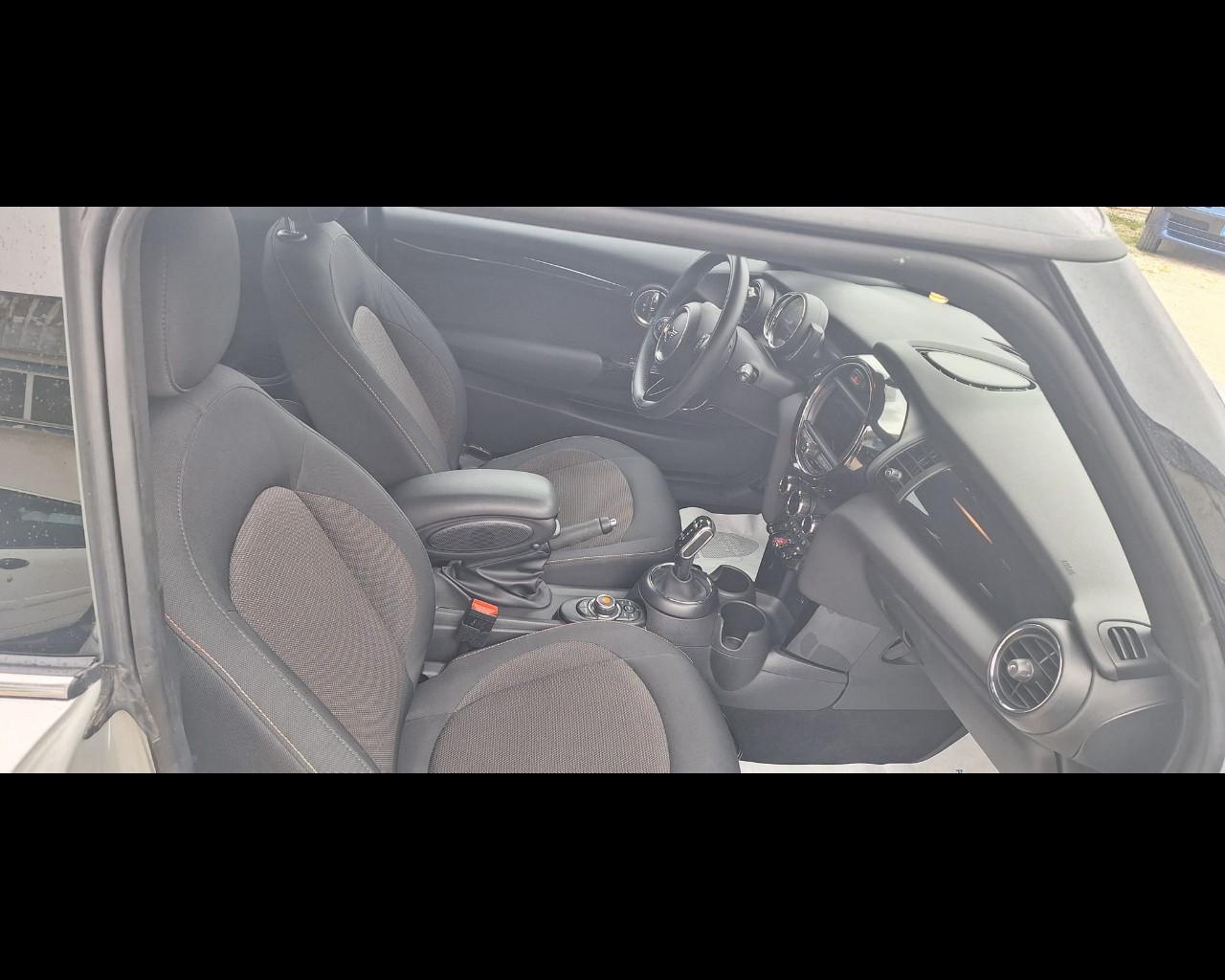 MINI Mini 4ª serie (F56) - Mini 1.5 Cooper D