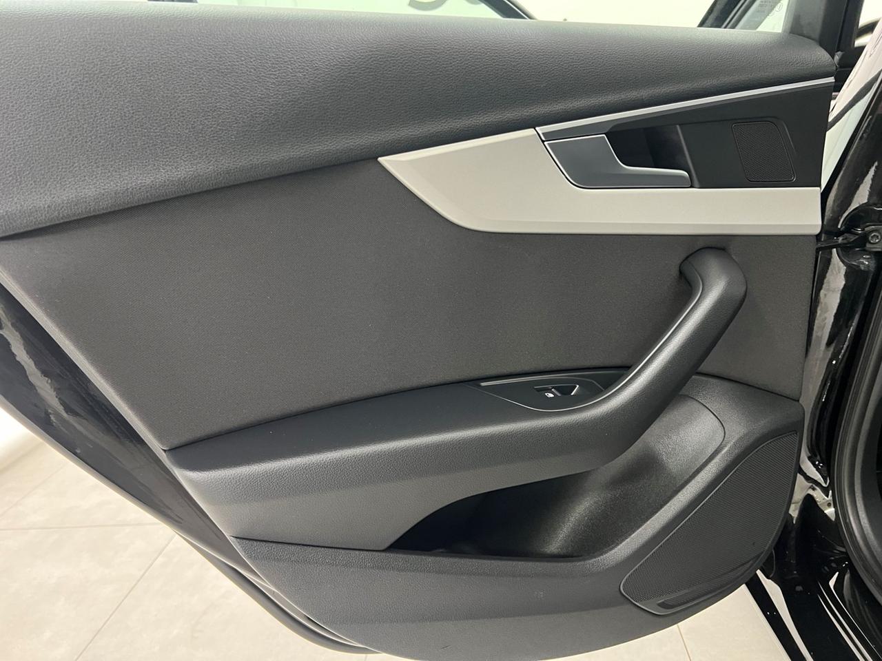 AUDI A4 V 2019 Avant A4 Avant 40 2.0 tdi mhev Business 204cv s-tronic