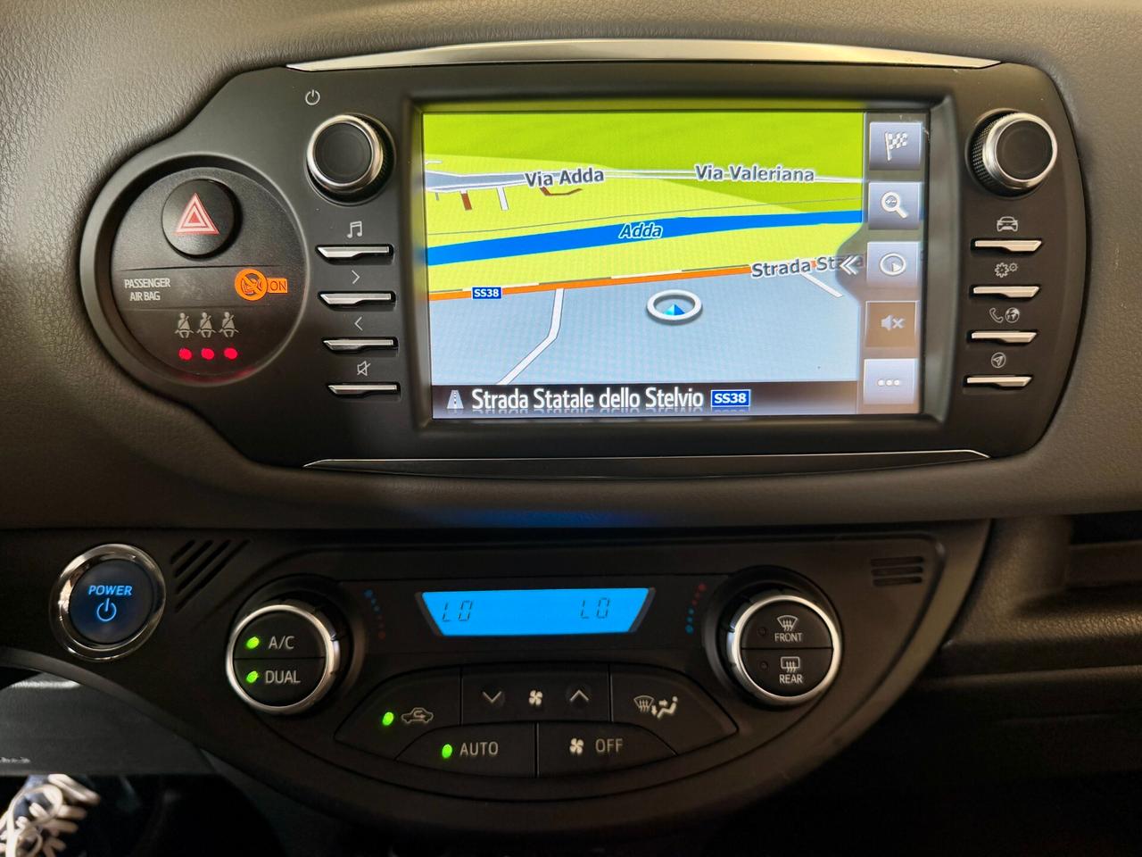 Toyota Yaris 1.5 Hybrid Active-CAMBIO AUTOMATICO-NEOPATENTATI-
