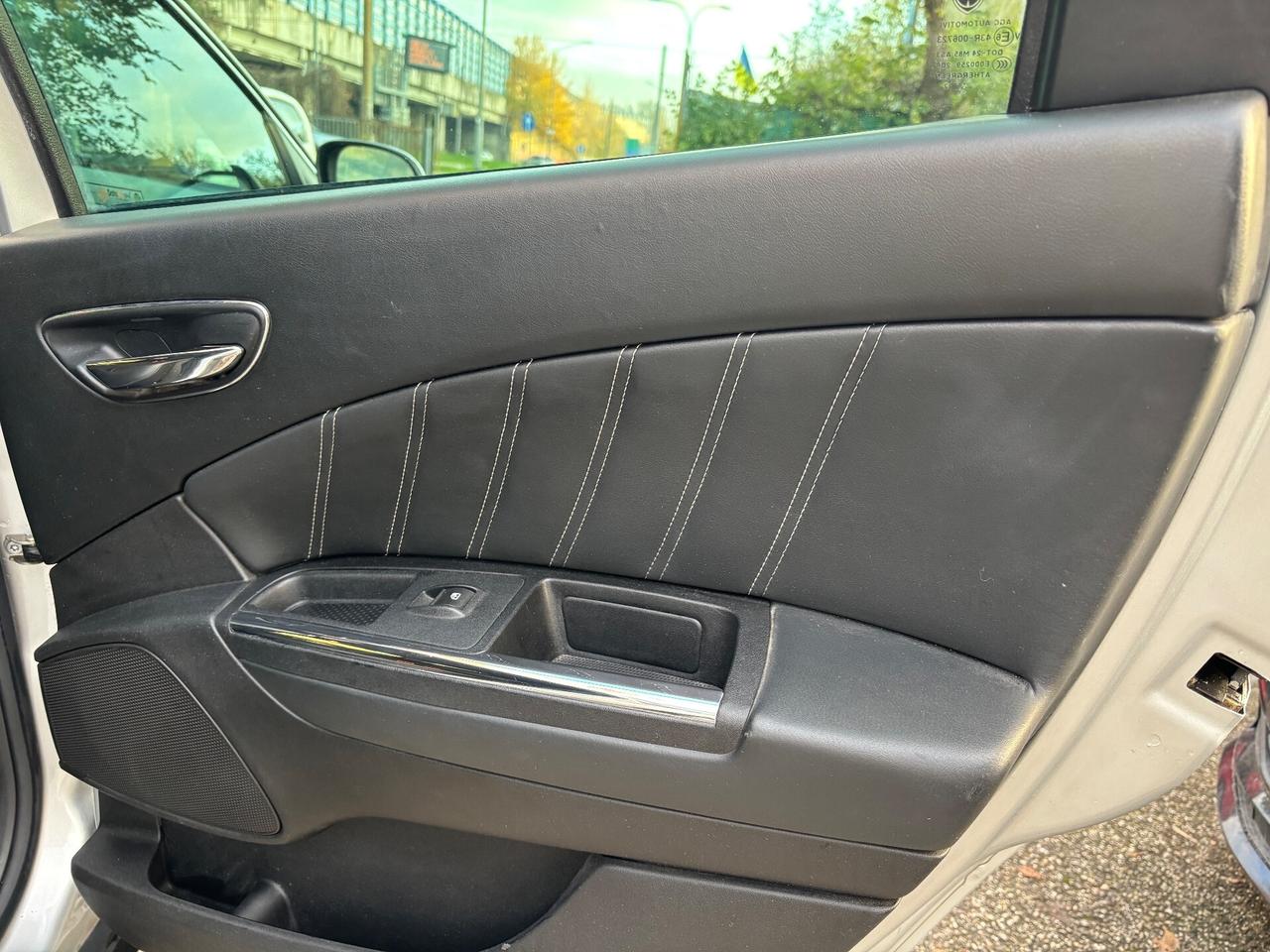 Lancia Delta 1.6 MJT AUTOMATICA Platinum ok Neopatentati