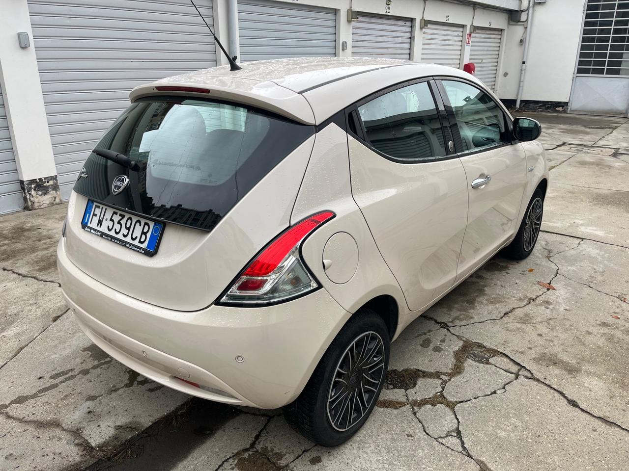 Lancia Ypsilon 1.2 69 CV 5 porte GPL Ecochic Gold